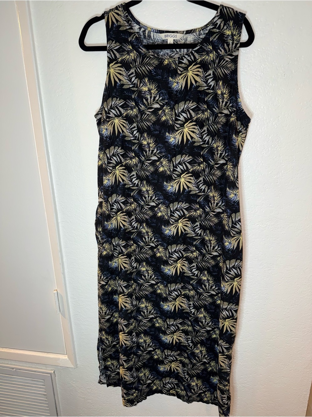 Briggs New York Black and Yellow Tropical Sleeveless Midi Dress